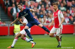 加时末段突围战来临；里昂围绕荷甲遗憾出局；质疑声四起；阵容厚度经受考验(赤道拥吻北极番外85)-开云入口